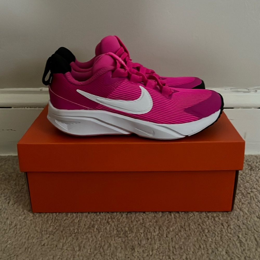 Nike Girls Sneakers Brand New!!!